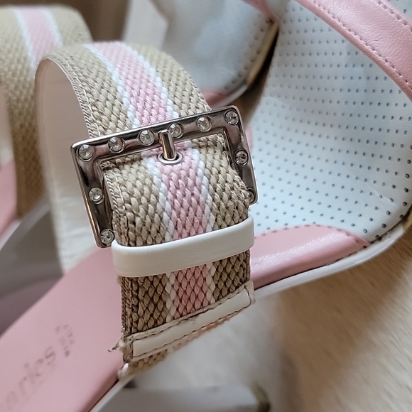 Charles by Charles Davis Heels Size 8.5 - Picture 3 of 9